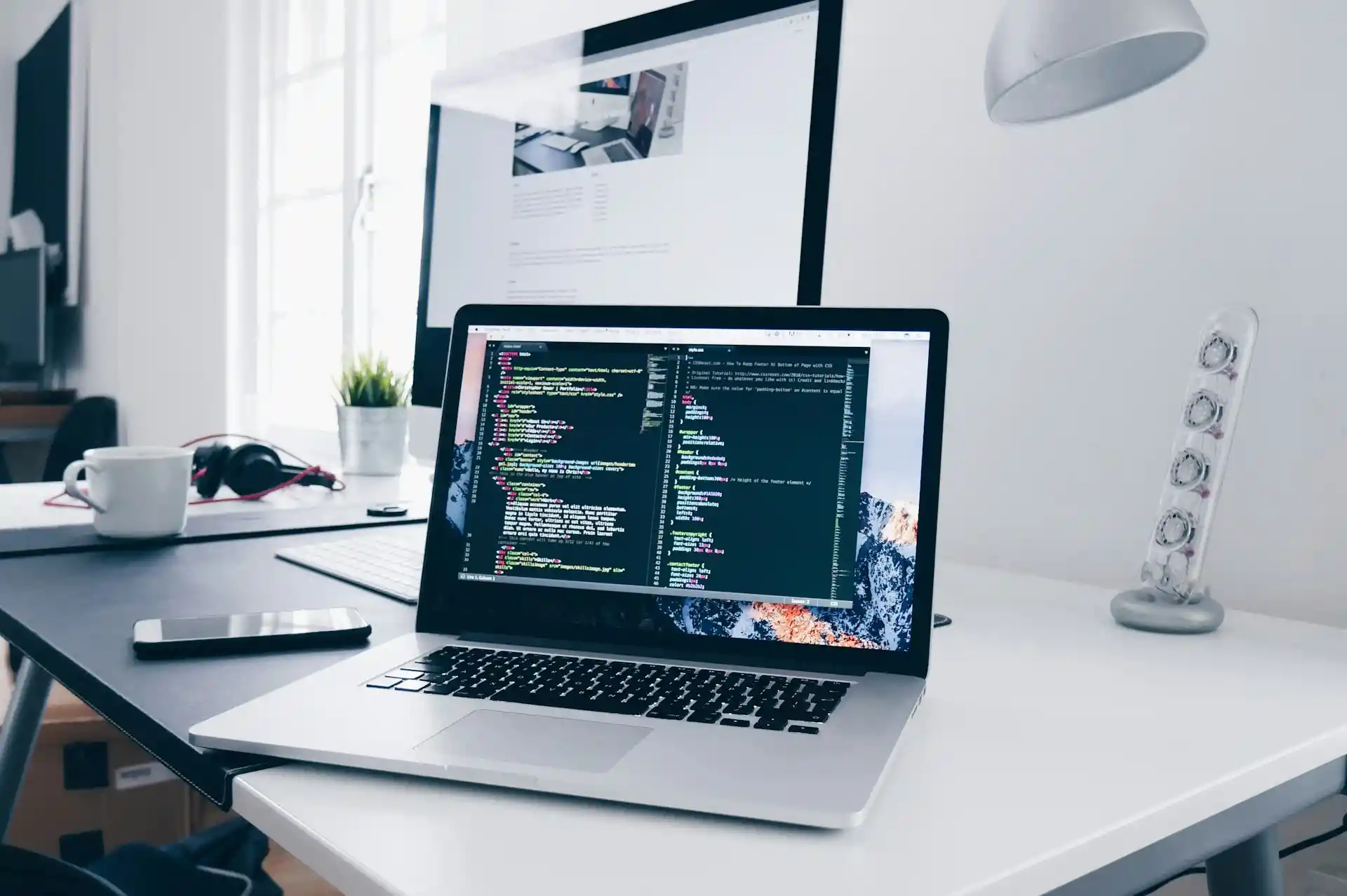 35 Best AI Tools for Small Businesses in 2025 to Boost Efficiency