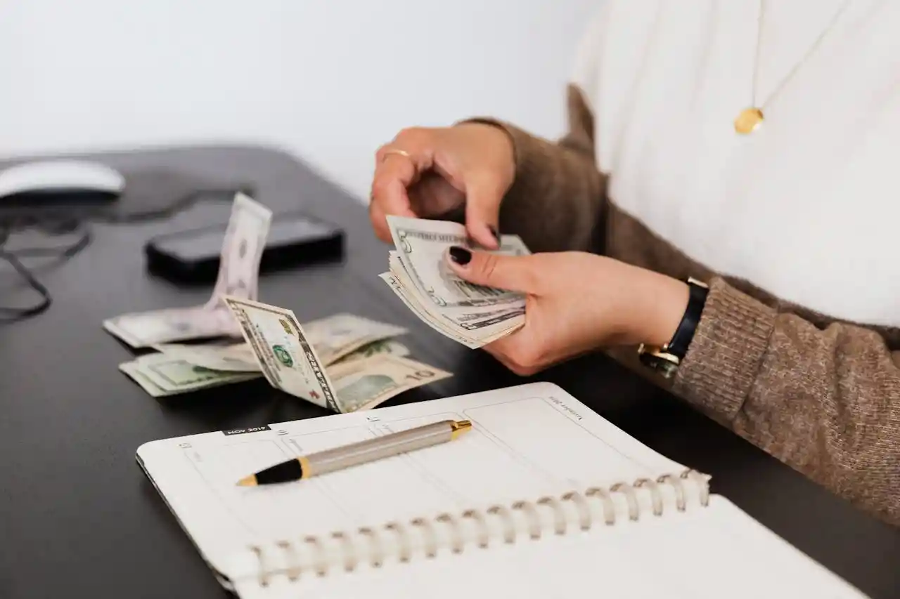 Amazon FBA vs Dropshipping: Which Is Better in 2025?