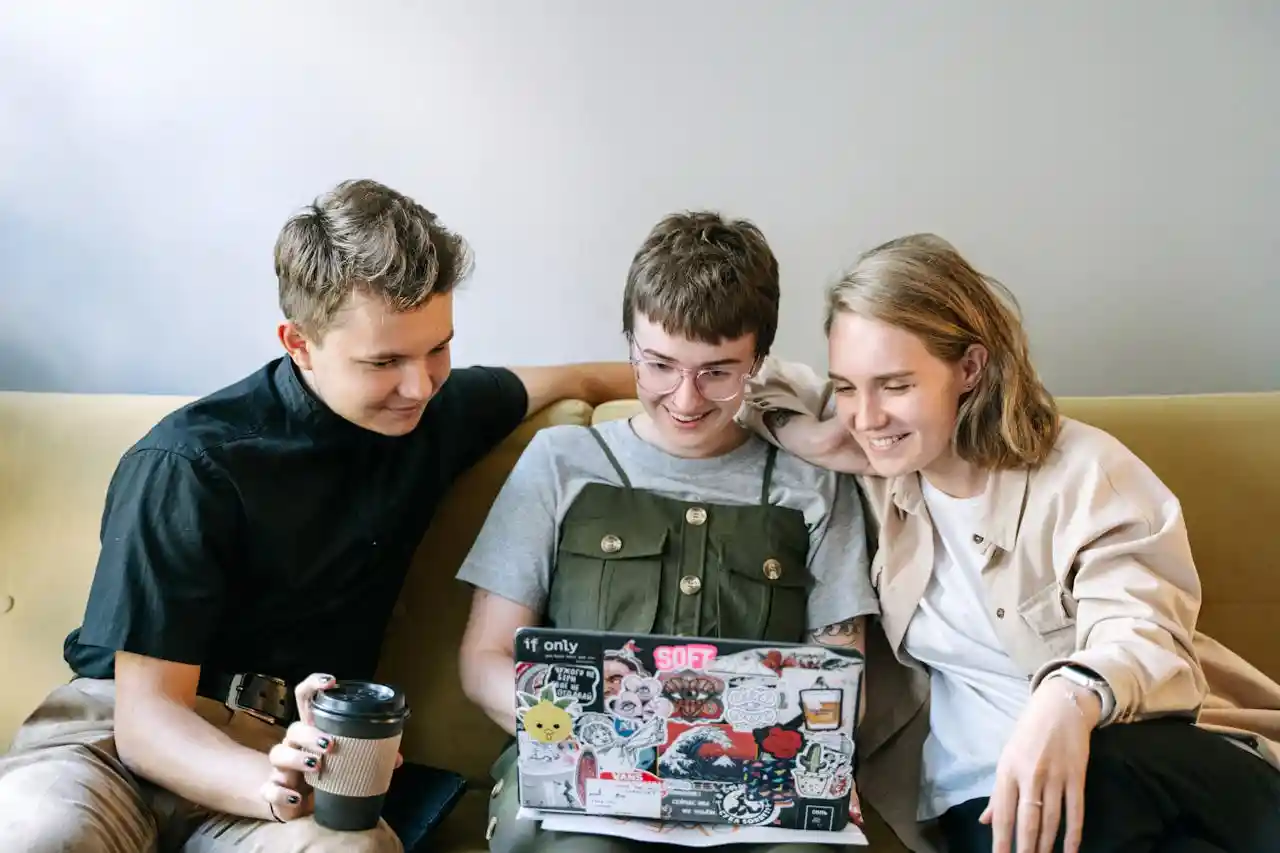 How Old Do You Have to Be to Dropship? Guide for Young Entrepreneurs