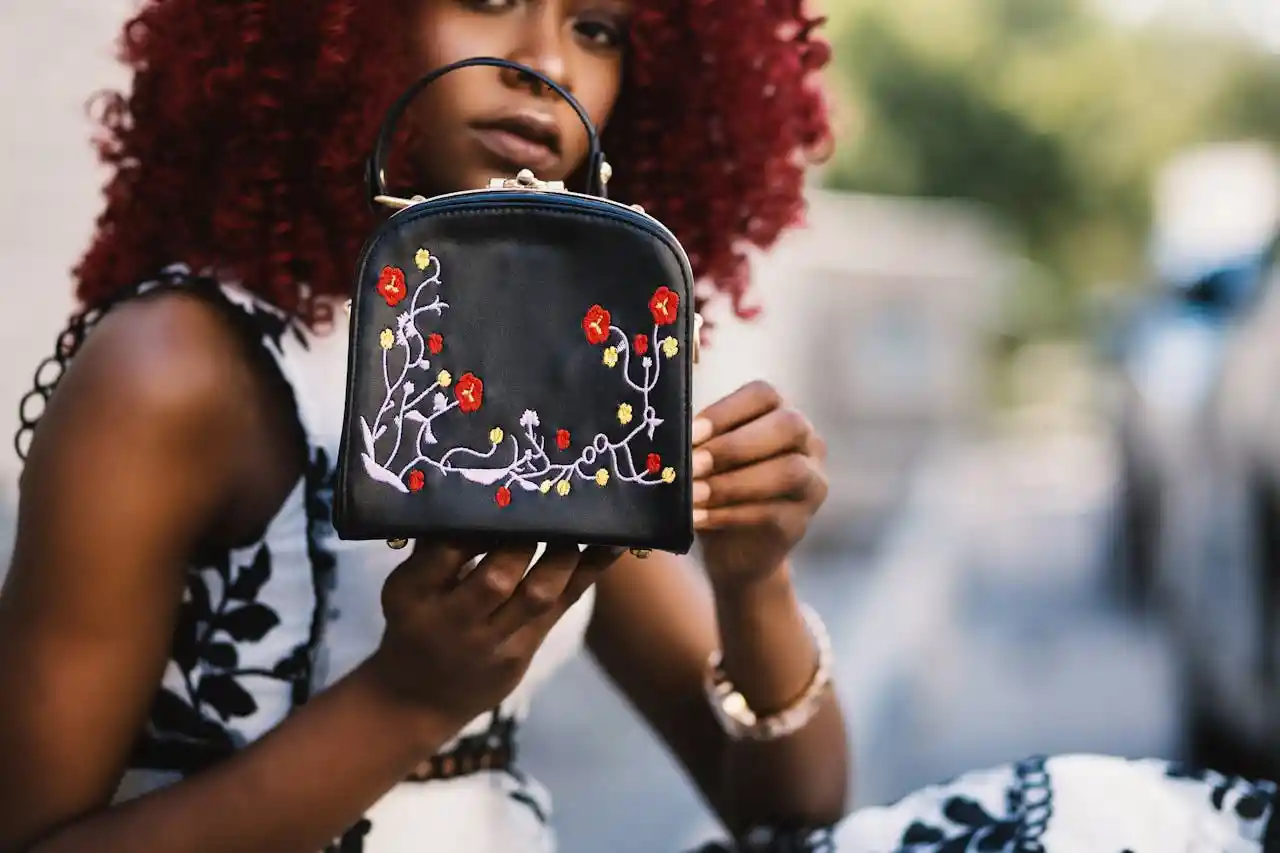 Embroidery vs Screen Printing: Which Is Better for you?
