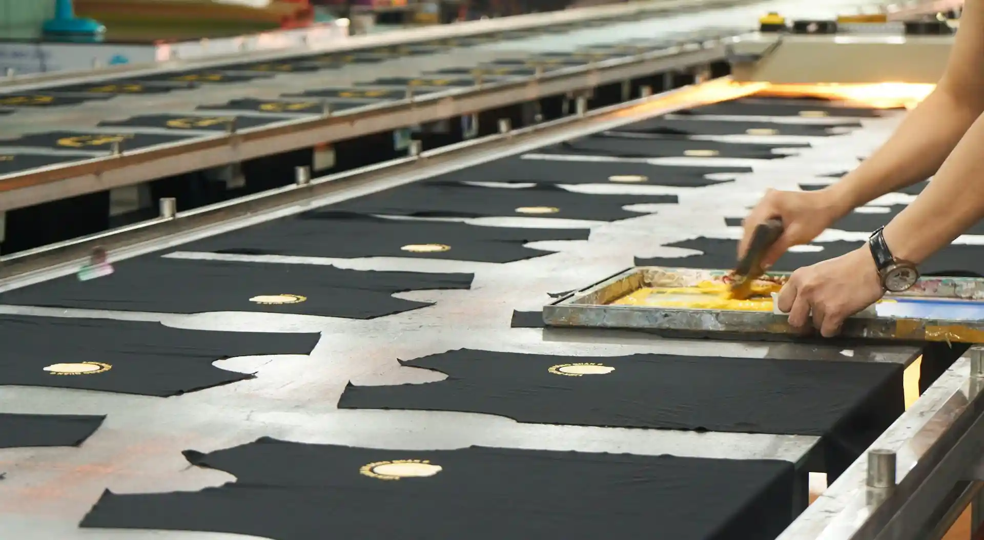 Embroidery vs Screen Printing: Which Is Better for you?