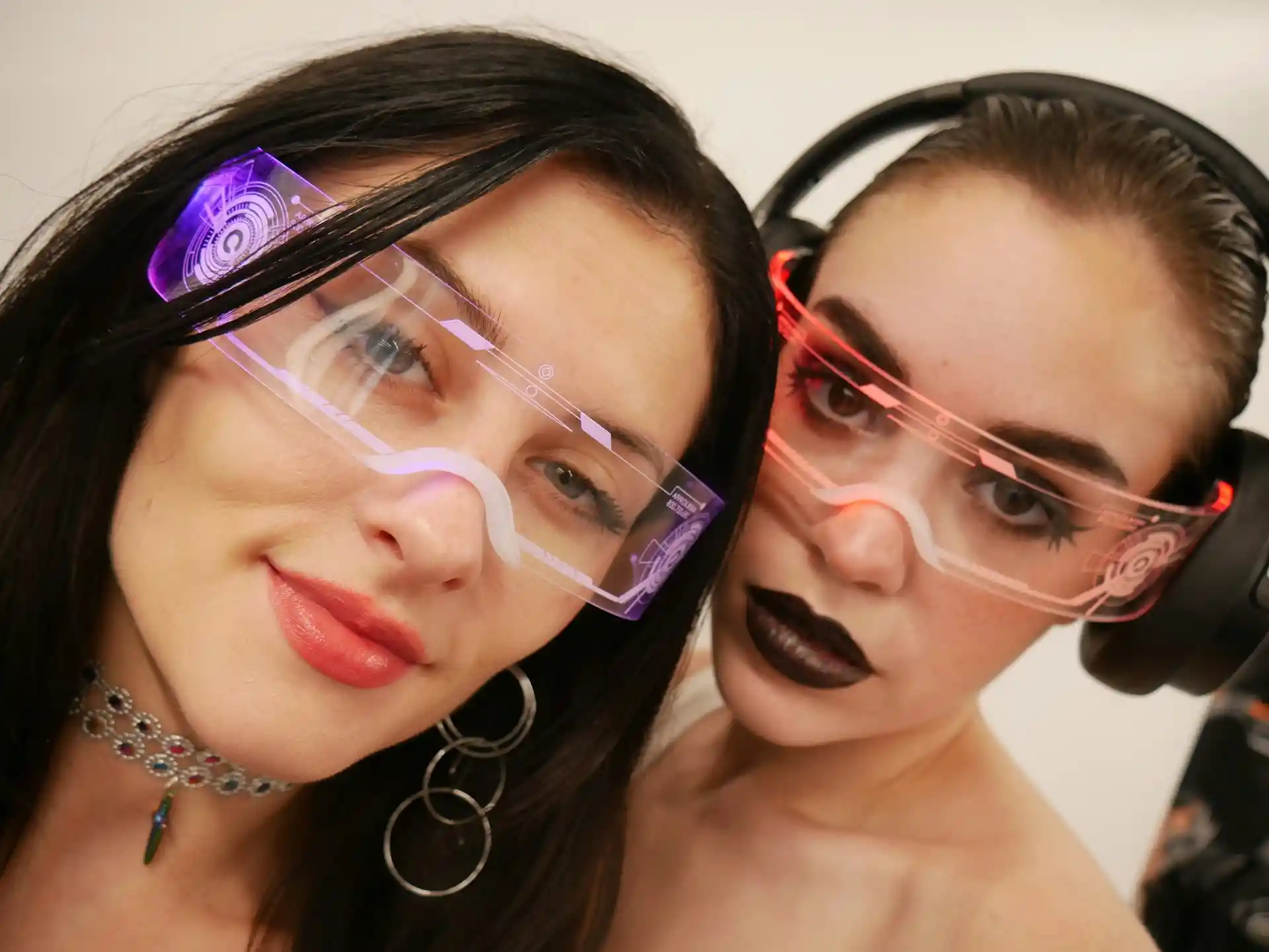 15 Y2K Fashion Trends Making a Bold Comeback in 2025