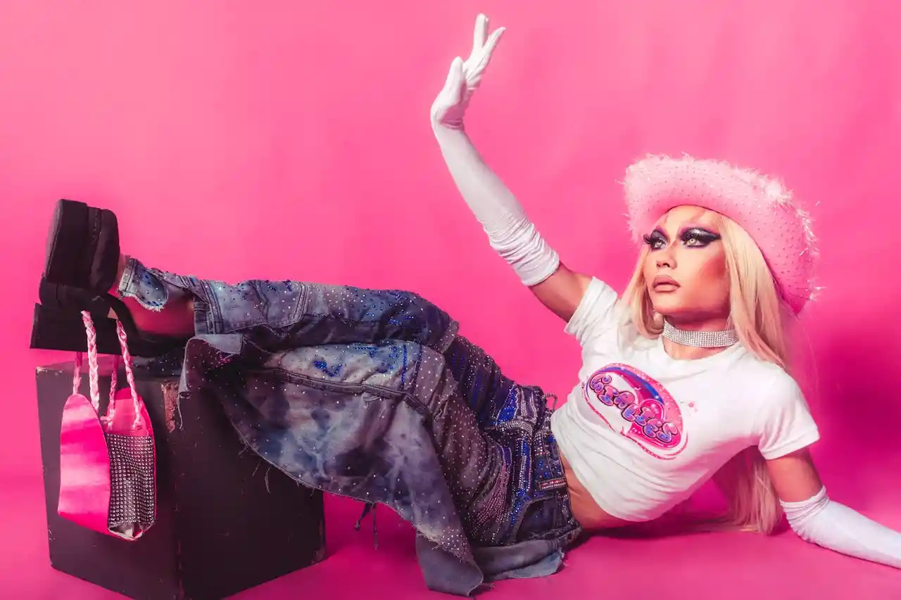 15 Y2K Fashion Trends Making a Bold Comeback in 2025