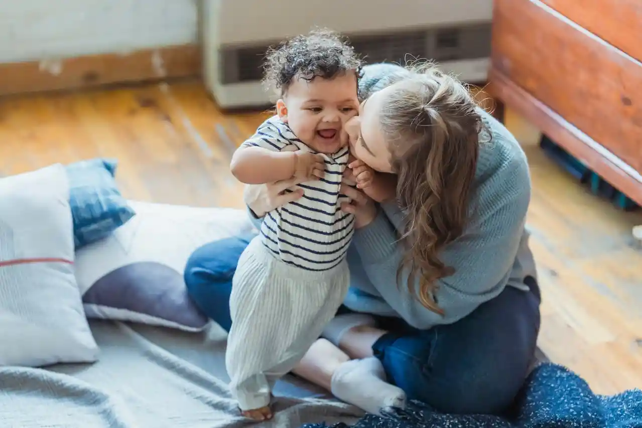30 Profitable Side Hustles for Women in 2025 [ Maximize Income ]