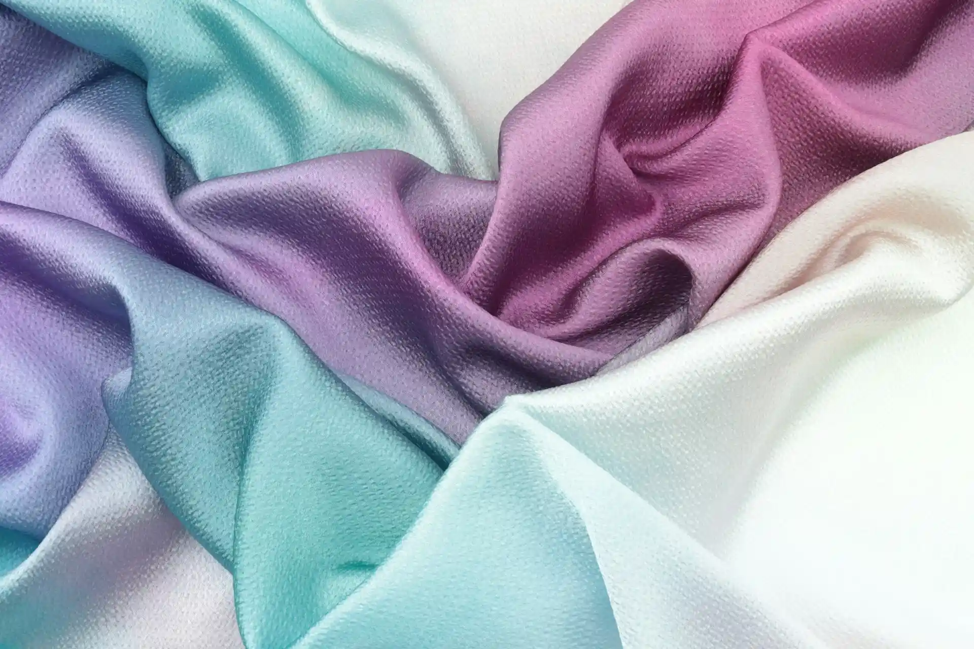 Polyester vs Cotton Shirts: Which Is Better T-Shirt Fabric?