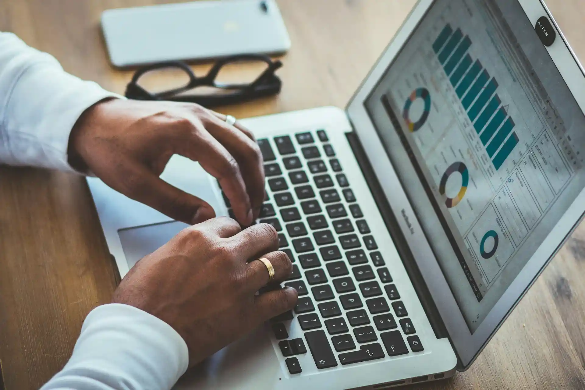 How to Start a Hoodie Business: Complete Guide in 2025