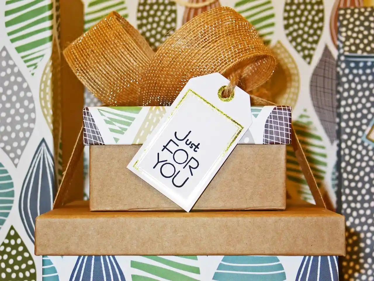 How to Start a Personalized Gift Business: Complete Guide
