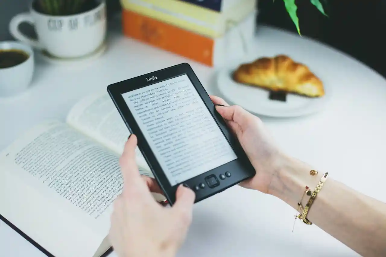 How to Start a Digital Product Business: 10 Profitable Products