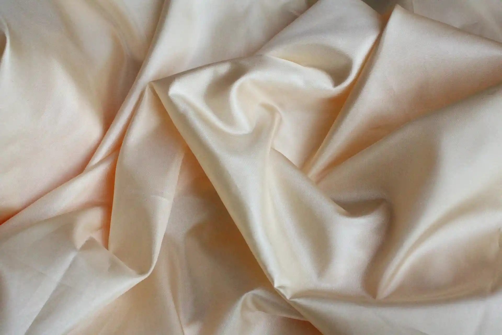 Elastane vs Polyester: Which Fabric to Choose?