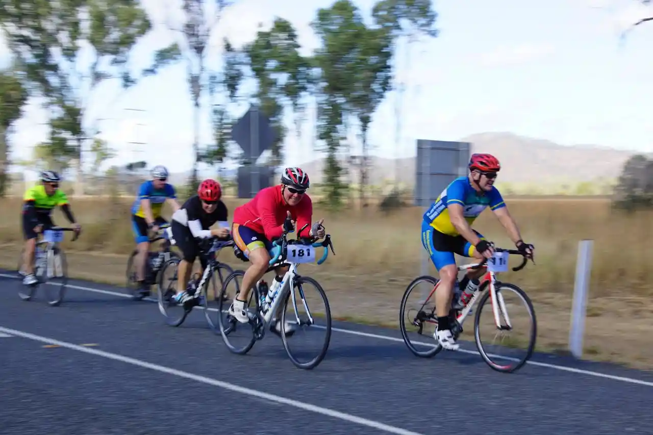 Lycra vs Polyester: A Guide to Selecting the Best Fabric