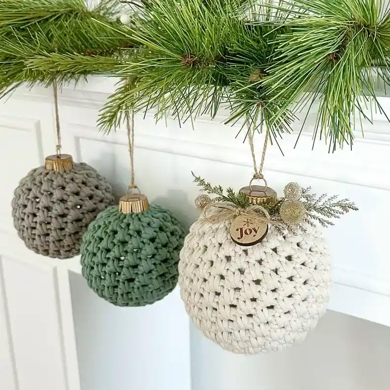 Best 30 Christmas Ornaments to Make and Sell in 2025