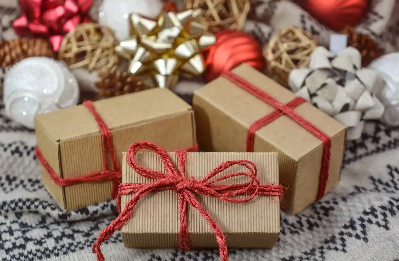 20 Effective Holiday Marketing Ideas In 2025