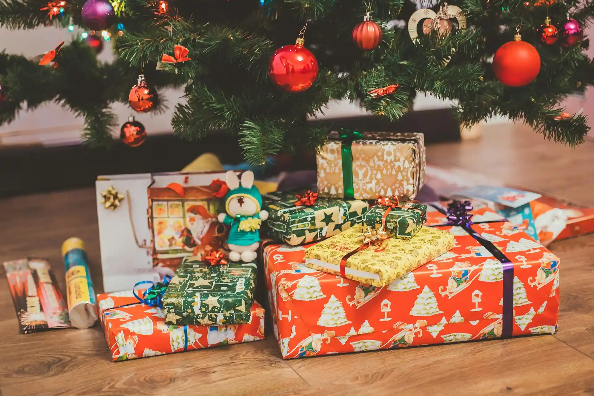 How to Make Extra Money for Christmas: 25 Ideas to Try