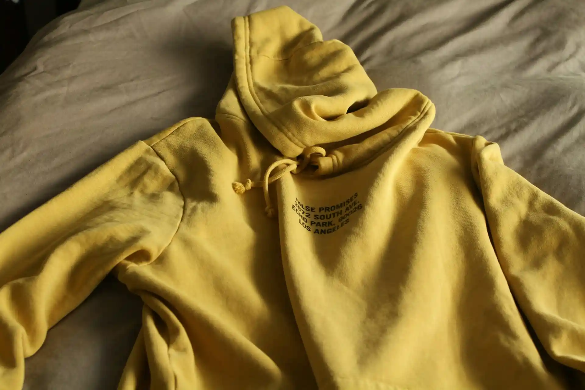 Polyester Hoodie vs Cotton Hoodie: Choosing the Right Fabric
