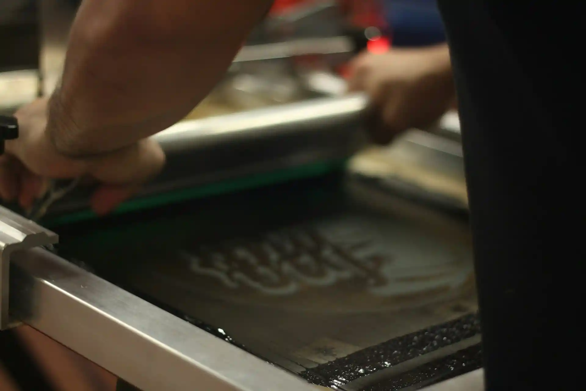 Vinyl Printing vs Silkscreen: What Is the Best for You