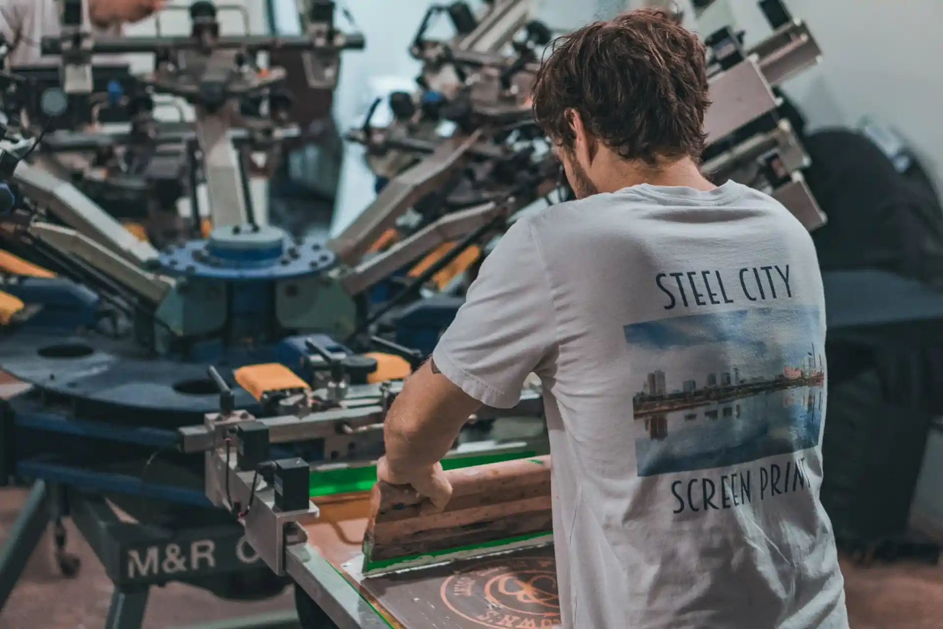 Silk Screen vs Heat Transfer: Which Is Better for T-Shirts?