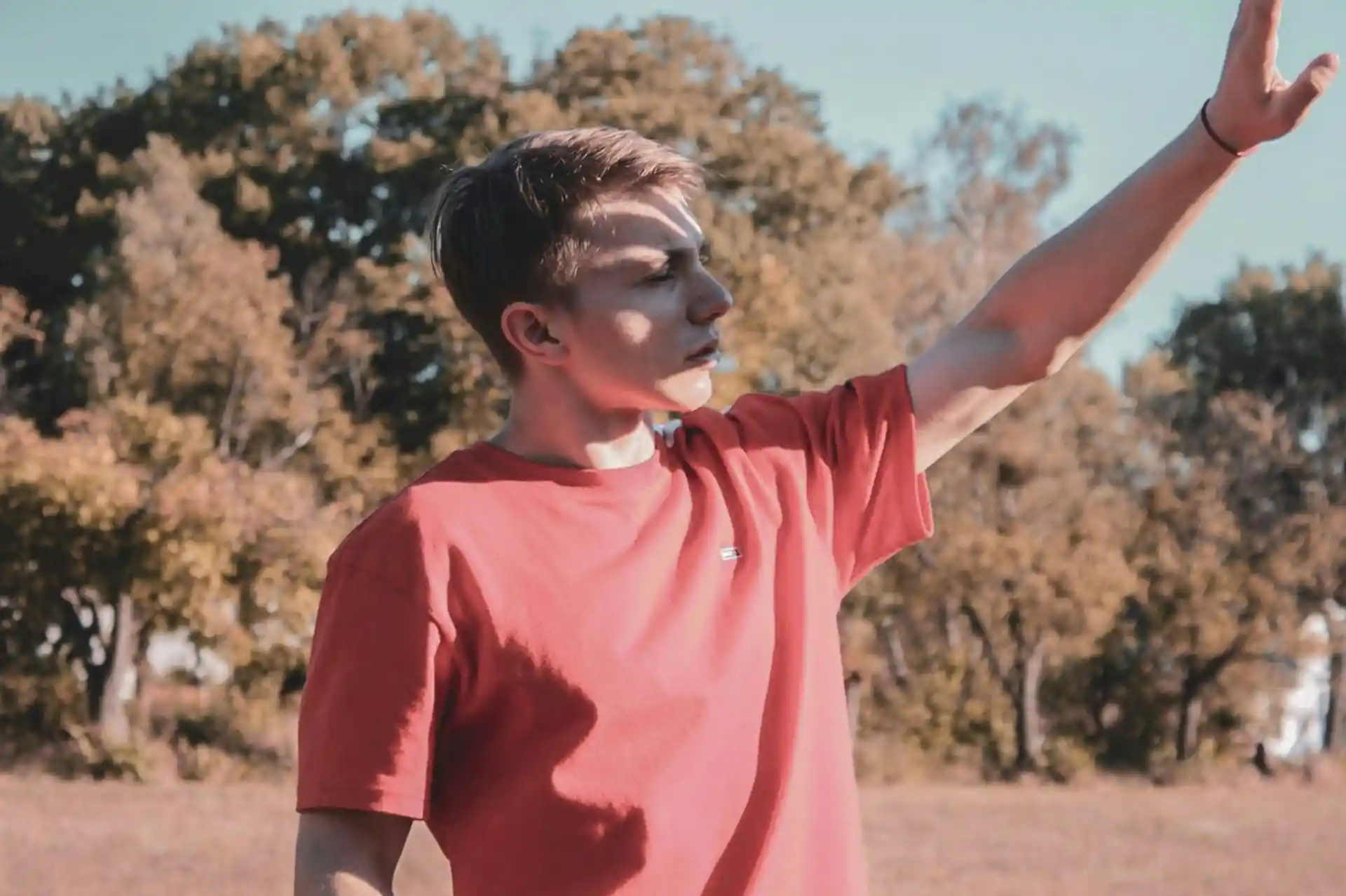 What Is a Heavyweight T-Shirt? Guide to Best Heavyweight T-Shirts