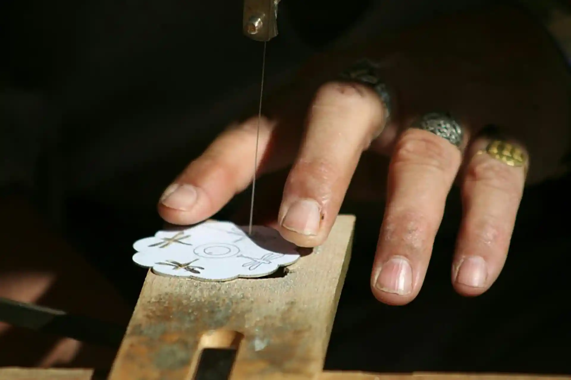 Etching vs Engraving: Understanding the Key Differences