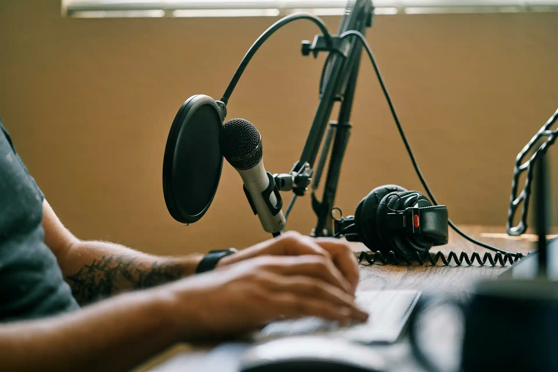 How to Start a Podcast for Free: A Simple Beginner's Guide