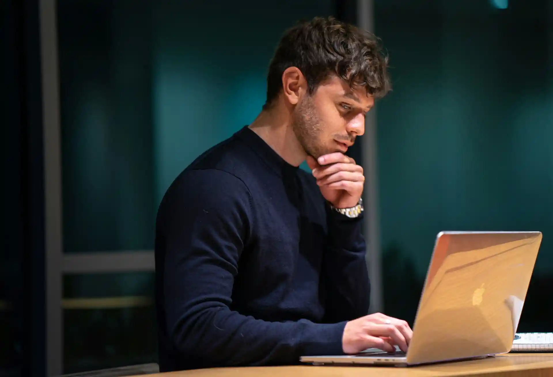 How to Get Sponsored on Instagram and Grow Your Income
