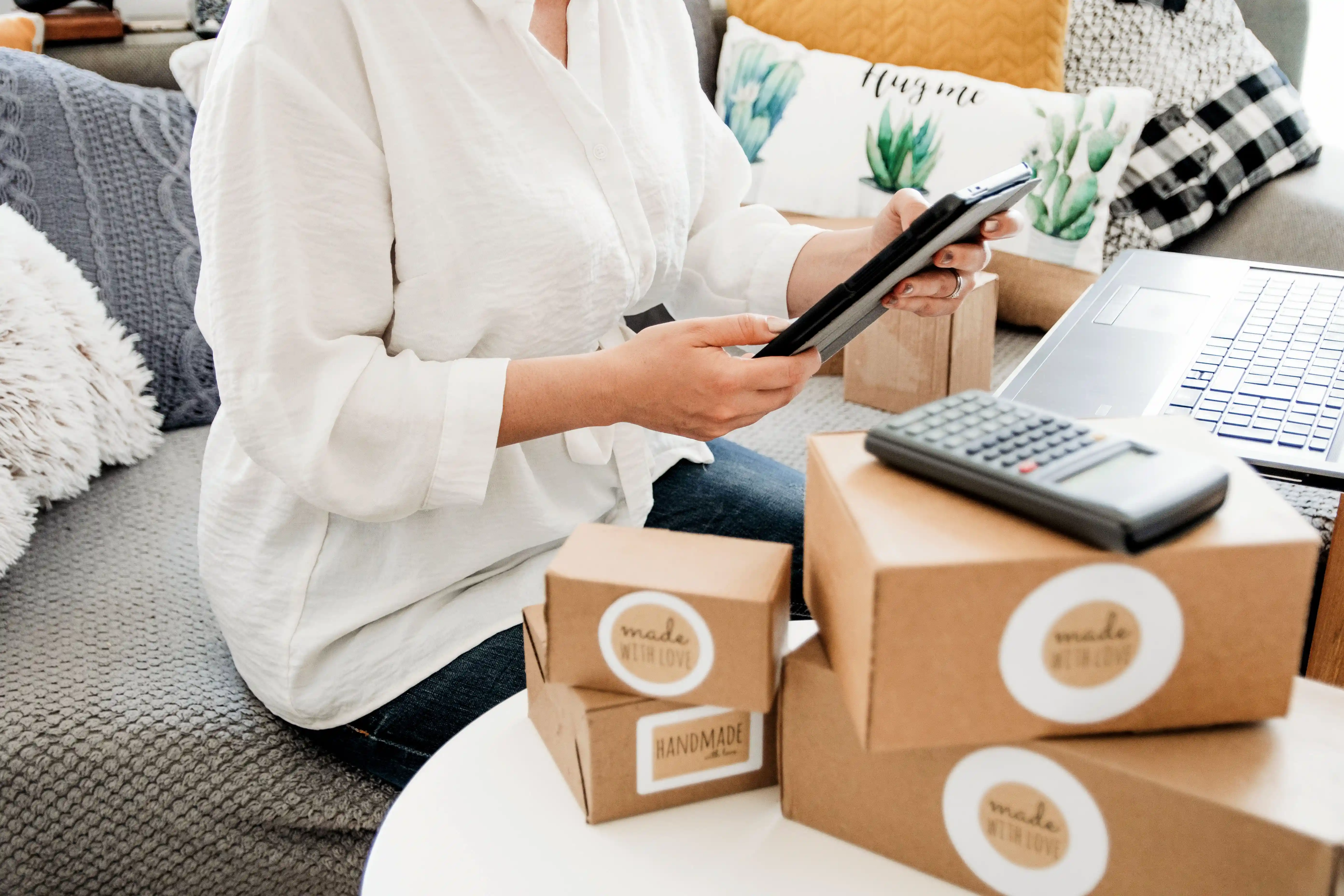 Dropshipping vs Affiliate Marketing: Which Pays Off in 2026?