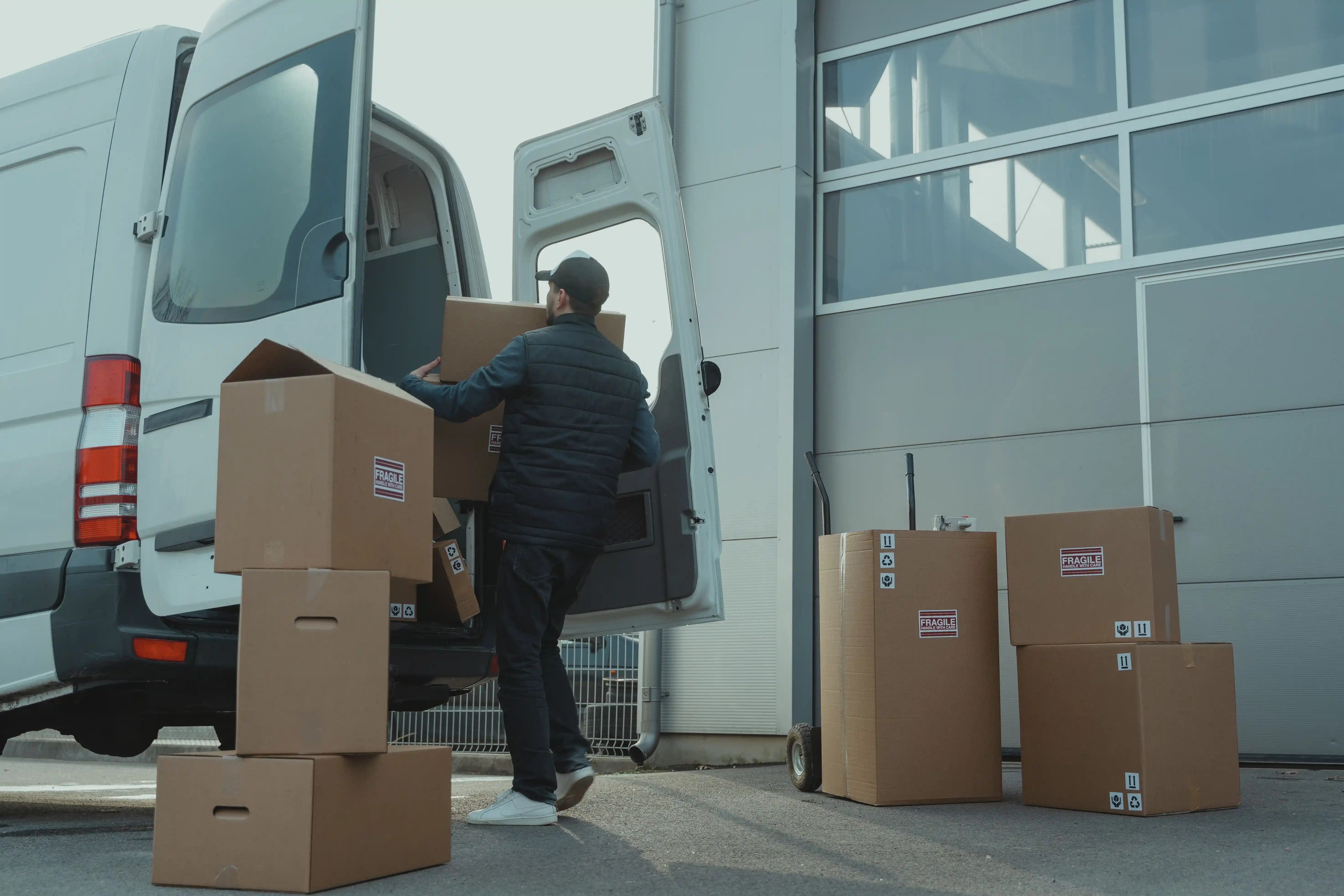 What Is the Difference Between Shipping and Delivery?