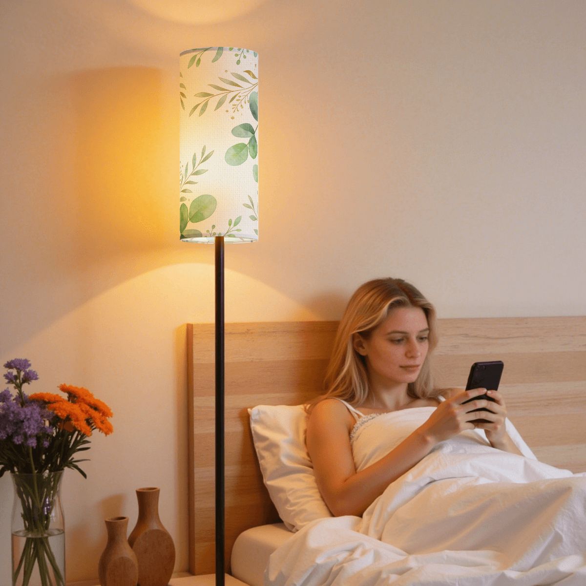 Lampe sur pied moderne (Fabriquée aux États-Unis)